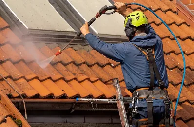 Démoussage et hydrofuge de toiture à Coarraze